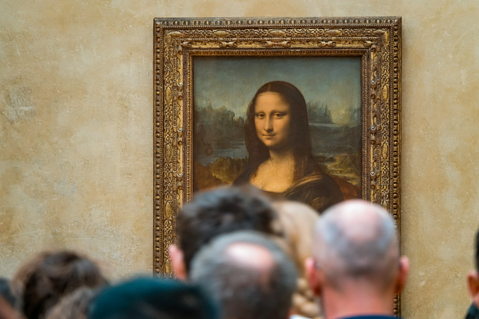 Mona Lisa på Louvren i Paris ska ersättas med en kopia!